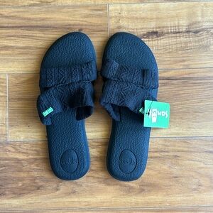 Sanuk Yoga Mat Capri Sandal